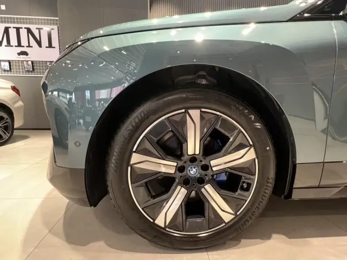 BMW iX 2023 Model xDrive40 – фото 6