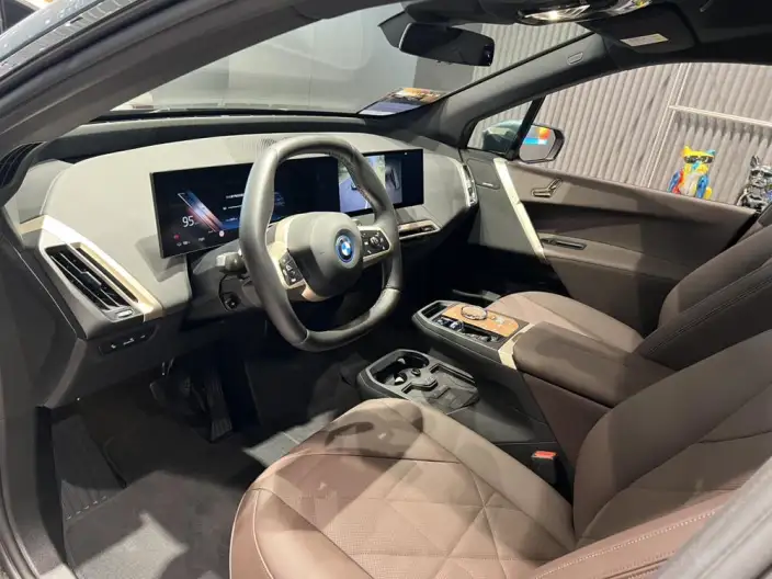 BMW iX 2023 Model xDrive40 – фото 10