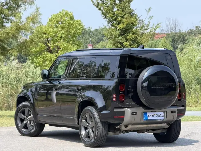 Land Rover Defender 2025 Model 110 3.0T P400 HSE X-Dynamic – фото 4