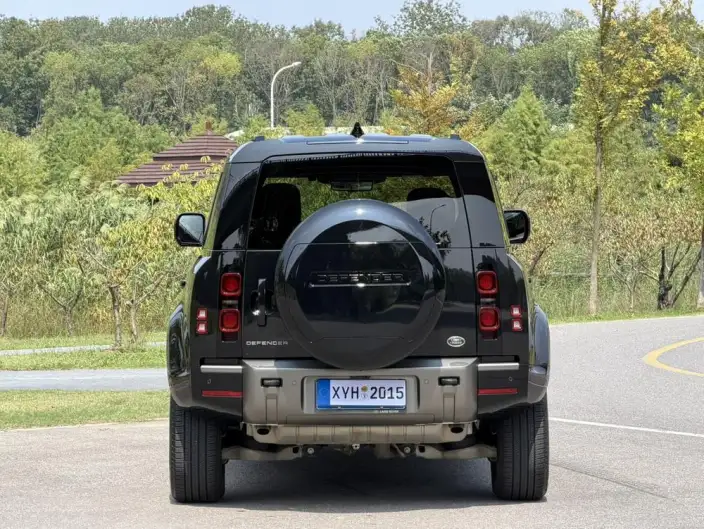 Land Rover Defender 2025 Model 110 3.0T P400 HSE X-Dynamic – фото 5