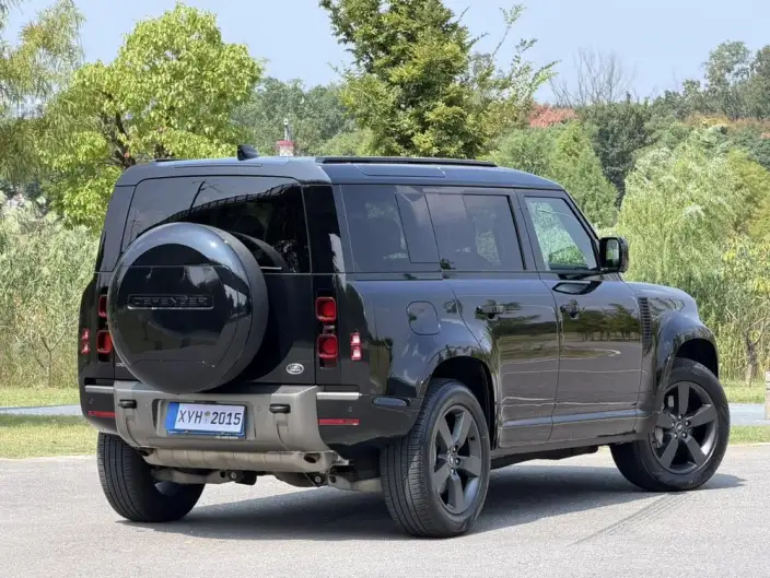 Land Rover Defender 2025 Model 110 3.0T P400 HSE X-Dynamic – фото 6