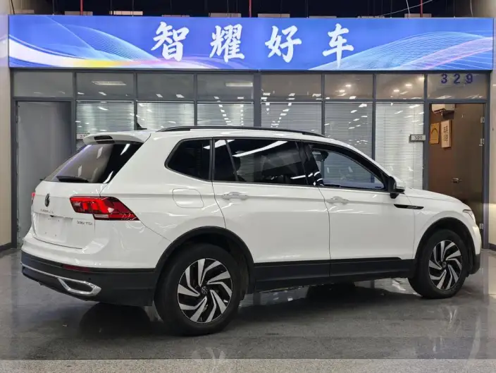 Volkswagen Tiguan L 2022 Model 330TSI Automatic 2WD Comfort Edition – фото 4