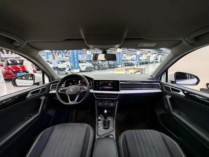Volkswagen Tiguan L 2022 Model 330TSI Automatic 2WD Comfort Edition – фото 8