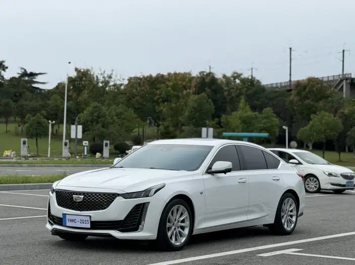 Cadillac CT5 2022 Model 28T Fashion Model – фото 1