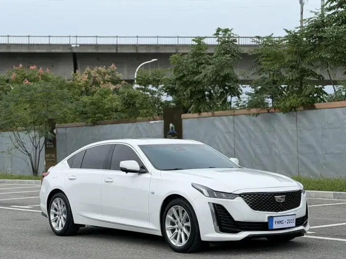 Cadillac CT5 2022 Model 28T Fashion Model – фото 3