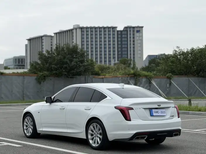 Cadillac CT5 2022 Model 28T Fashion Model – фото 5