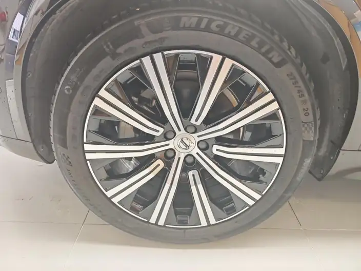 Volvo XC90 2024 Model B6 Smart Elegance Deluxe Edition 7 seat – фото 8
