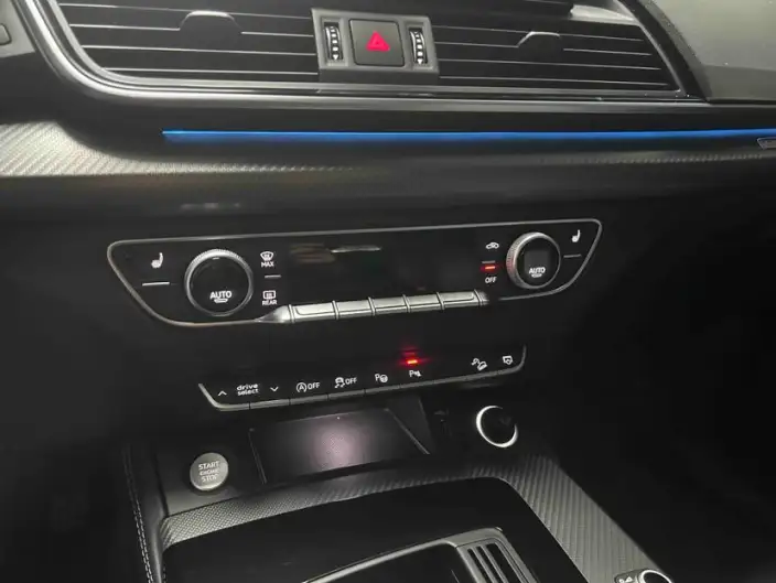 Audi Q5L 2021 Model 40 TFSI Luxury Dynamic Model – фото 8