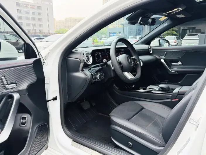 Mercedes-Benz A-class 2024 Model A 200 L Fashion Edition – фото 10