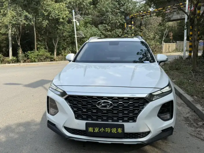 Hyundai Santa Fe 2020 Model 380 TGDi GLS Automatic 2WD Deluxe Edition – фото 2