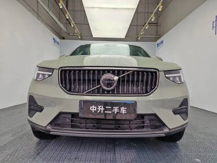 Volvo XC40 2025 Model B3 Smart Range Deluxe Edition – фото 2