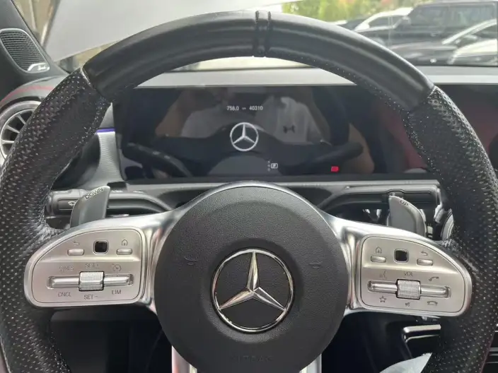 Mercedes-Benz A-Class AMG 2021 Model AMG A 35 L 4MATIC Blazing Night Special Edition – фото 5