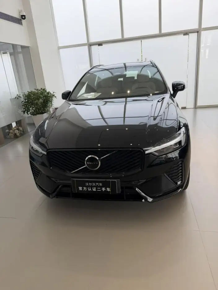 Volvo XC60 2026 Model B5 4WD Smart Range Deluxe Edition – фото 2