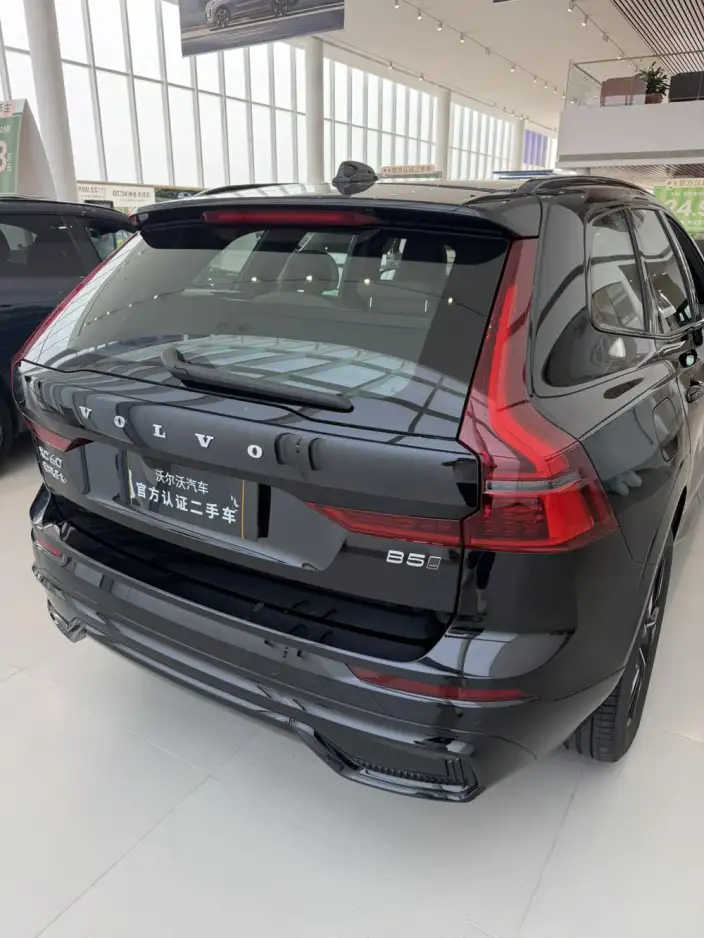 Volvo XC60 2026 Model B5 4WD Smart Range Deluxe Edition – фото 4