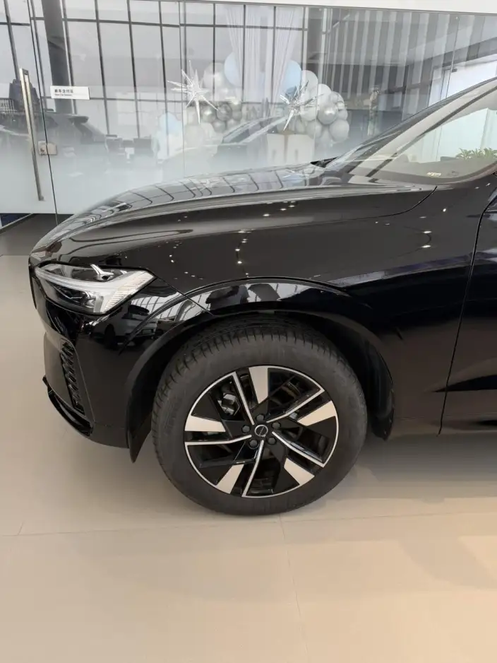 Volvo XC60 2026 Model B5 4WD Smart Range Deluxe Edition – фото 7