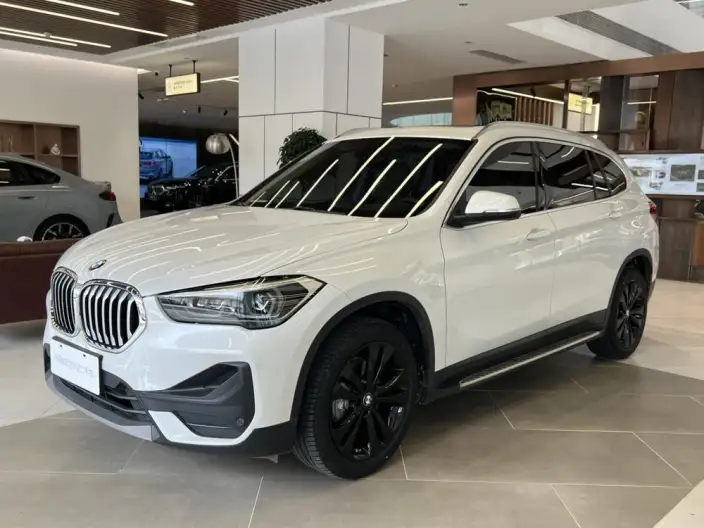 BMW X1 2021 Model sDrive20Li Fashion Model – фото 1