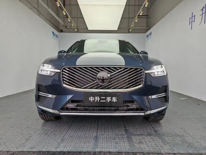 Volvo XC60 2026 Model B5 4WD Smart Range Deluxe Edition – фото 2