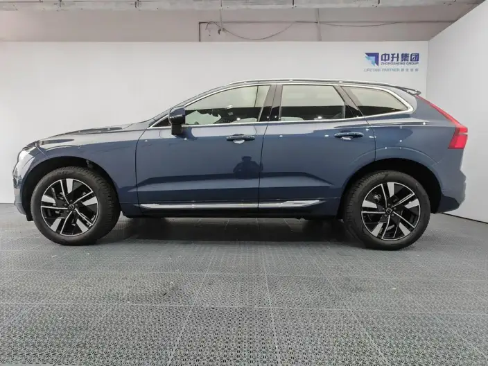 Volvo XC60 2026 Model B5 4WD Smart Range Deluxe Edition – фото 4
