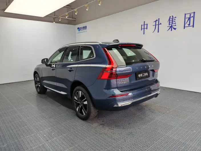Volvo XC60 2026 Model B5 4WD Smart Range Deluxe Edition – фото 5