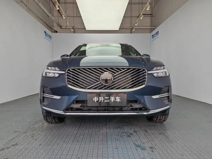 Volvo XC60 2026 Model B5 4WD Smart Range Deluxe Edition – фото 2