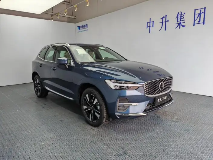 Volvo XC60 2026 Model B5 4WD Smart Range Deluxe Edition – фото 3