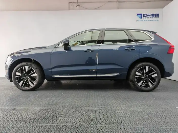 Volvo XC60 2026 Model B5 4WD Smart Range Deluxe Edition – фото 4