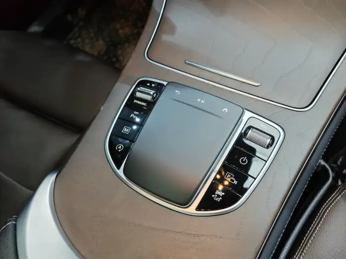 Mercedes-Benz GLC 2020 Model GLC 300 L 4MATIC Dynamic Model – фото 9