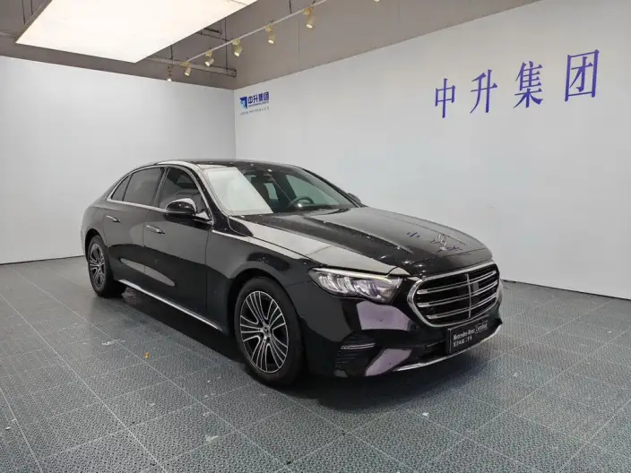 Mercedes-Benz E-Class 2025 Model E 260 L sedan – фото 3