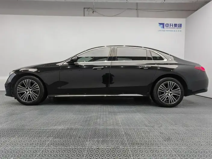 Mercedes-Benz E-Class 2025 Model E 260 L sedan – фото 4