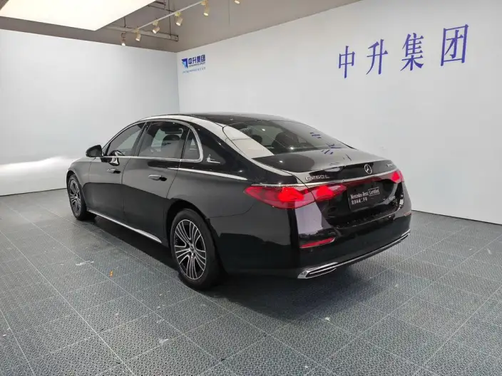 Mercedes-Benz E-Class 2025 Model E 260 L sedan – фото 5