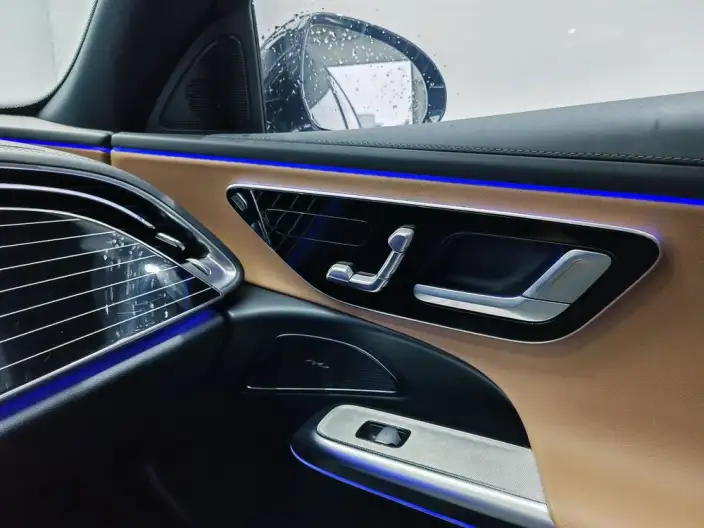 Mercedes-Benz E-Class 2025 Model E 260 L sedan – фото 10