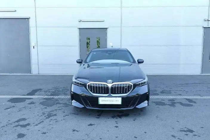 BMW i5 2025 Model eDrive35L M Sports Set – фото 2