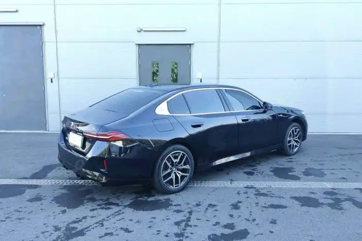 BMW i5 2025 Model eDrive35L M Sports Set – фото 5