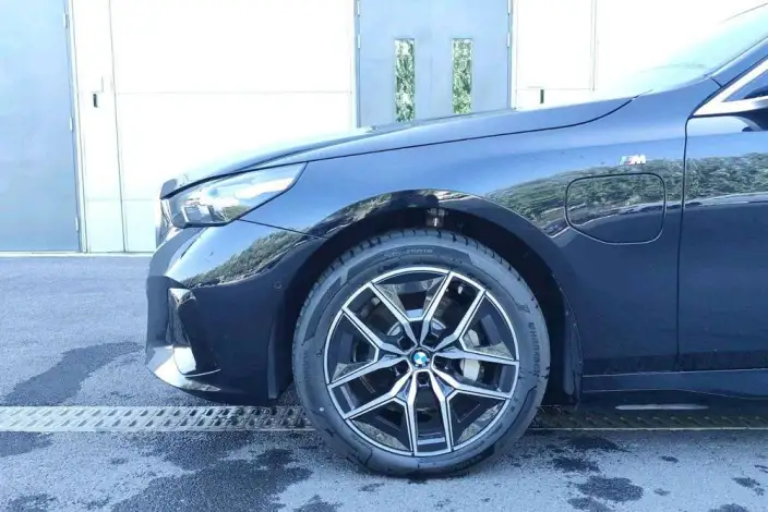 BMW i5 2025 Model eDrive35L M Sports Set – фото 6
