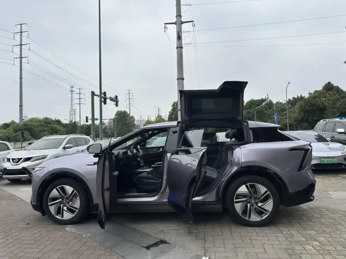 HiPhi HiPhi Y 2023 Model 560km Elite Edition – фото 10