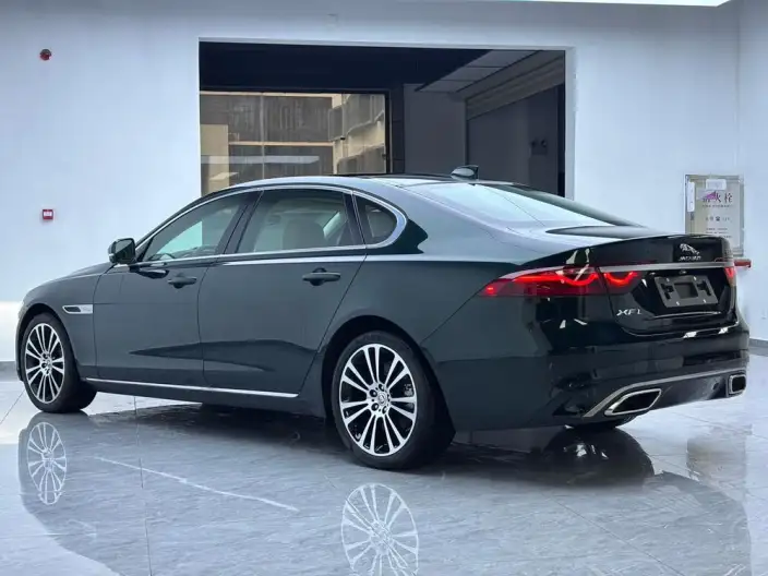 Jaguar XFL 2025 Model 2.0T P250 2WD Exclusive Deluxe Edition