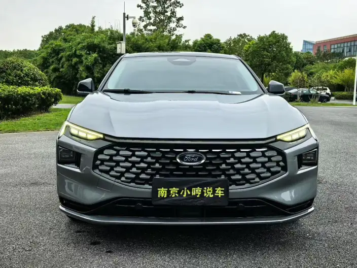 Ford Mondeo 2022 Model Facelift EcoBoost 245 Luxury Model – фото 2