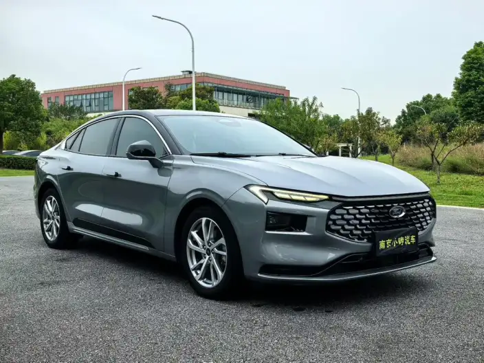 Ford Mondeo 2022 Model Facelift EcoBoost 245 Luxury Model – фото 3
