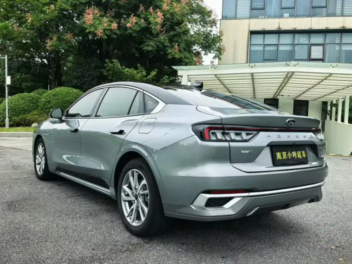 Ford Mondeo 2022 Model Facelift EcoBoost 245 Luxury Model – фото 4
