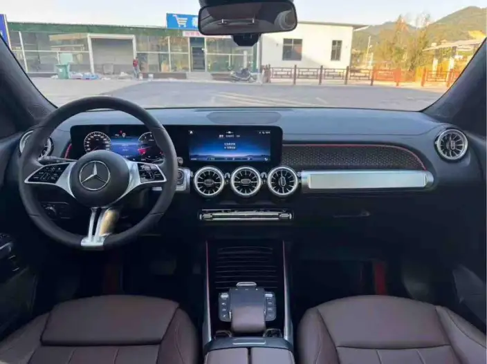 Mercedes-Benz GLB 2024 Model Facelift GLB 220 Dynamic Model – фото 5