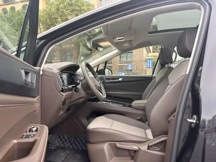 Viloran 2022 Model 330TSI Business Edition – фото 8