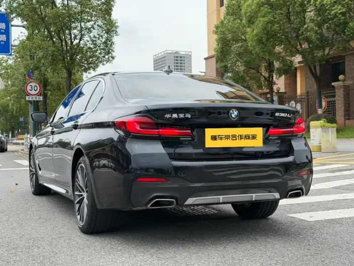 BMW 5 Series 2023 Model 530Li Leading Model M Sports Set – фото 3