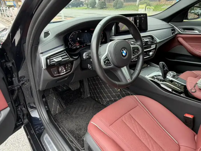 BMW 5 Series 2023 Model 530Li Leading Model M Sports Set – фото 6
