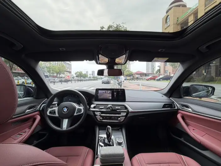 BMW 5 Series 2023 Model 530Li Leading Model M Sports Set – фото 7