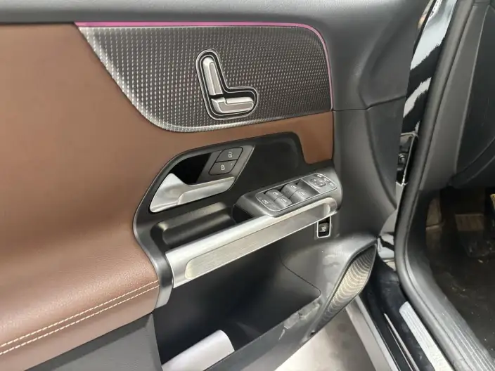 Mercedes-Benz GLB 2023 Model GLB 220 Dynamic Model – фото 3