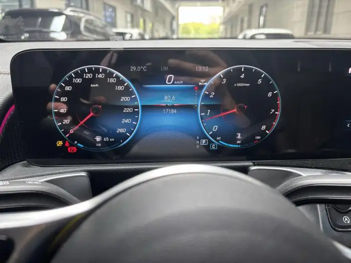 Mercedes-Benz GLB 2023 Model GLB 220 Dynamic Model – фото 7