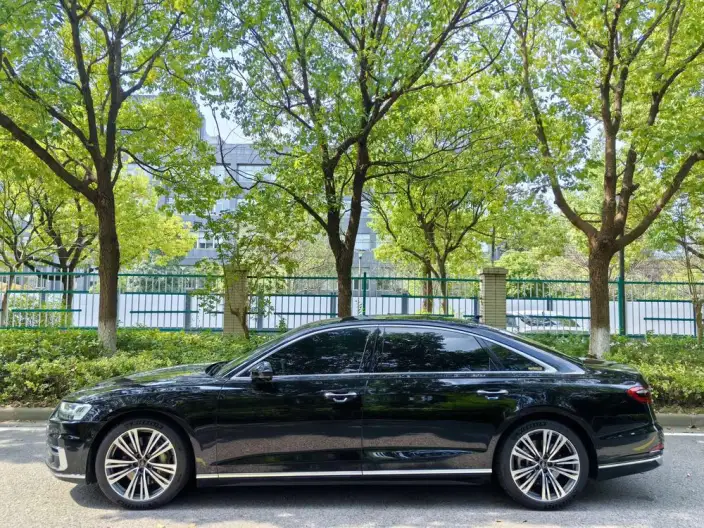 Audi A8 2021 Model A8L 55 TFSI quattro Noble Model – фото 4