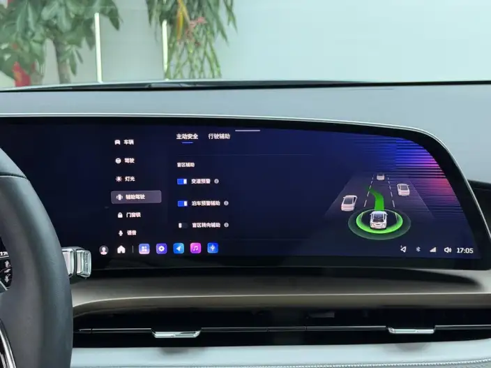 Cadillac GT4 2023 Model 25T Luxury Model – фото 8