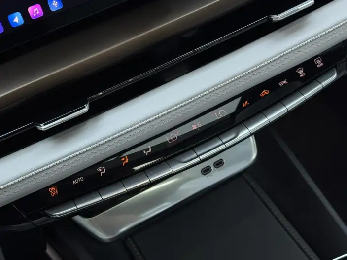 Cadillac GT4 2023 Model 25T Luxury Model – фото 9