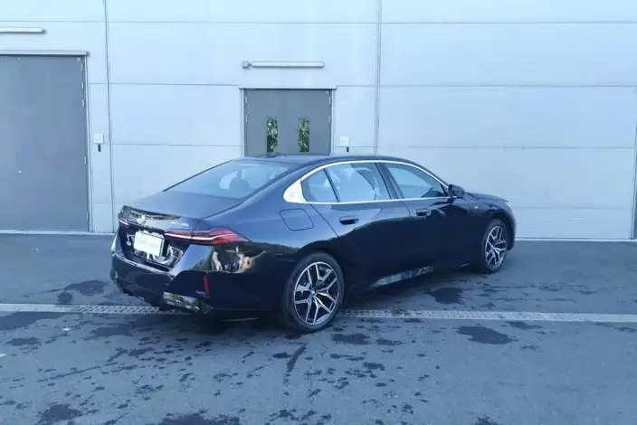 BMW i5 2025 Model eDrive35L M Sports Set – фото 4